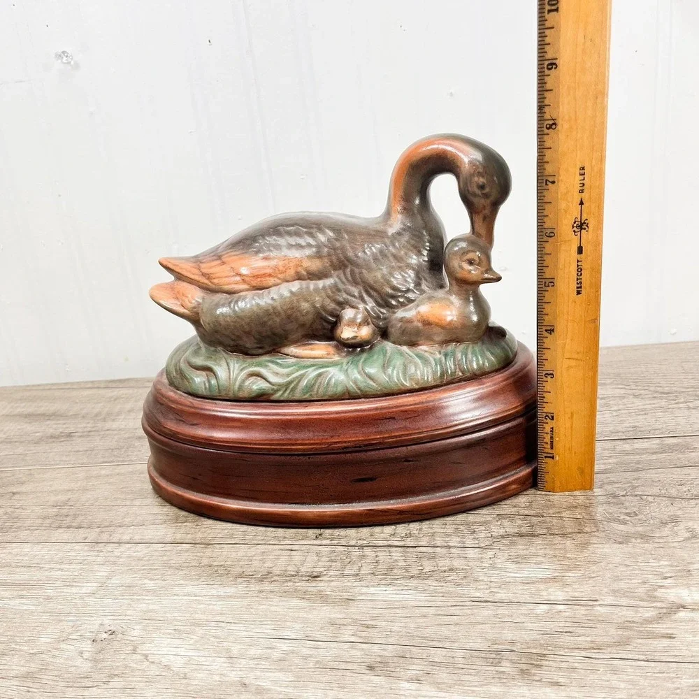 Vintage Ceramic Mother Goose & Gosling Lidded Box | Farmhouse Cottage‎ Decor